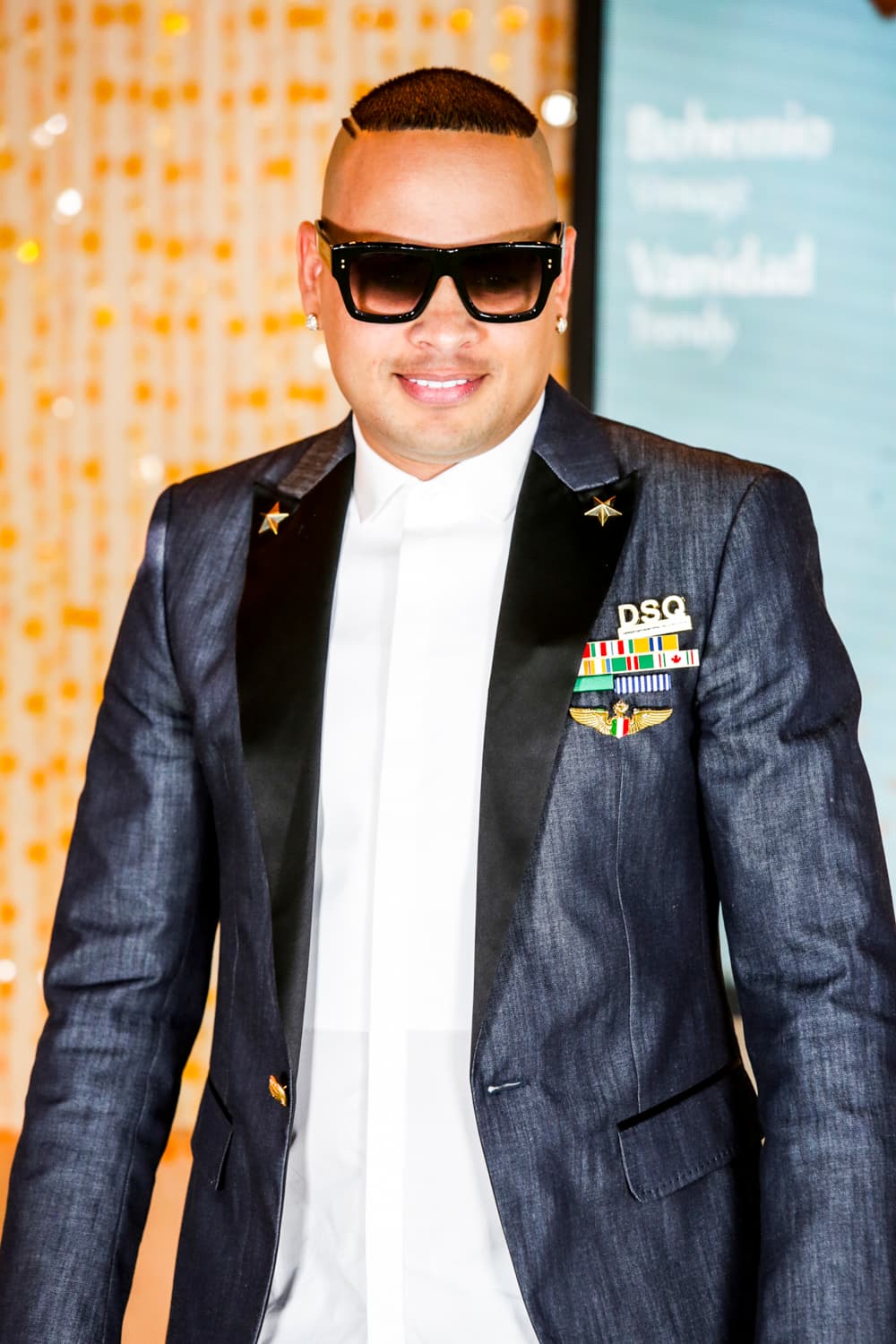 En una gran variedad de estilos, el accesorio predominante entre las celebridades que asistieron a la entrega de este año fue, sin duda las gafas de sol.