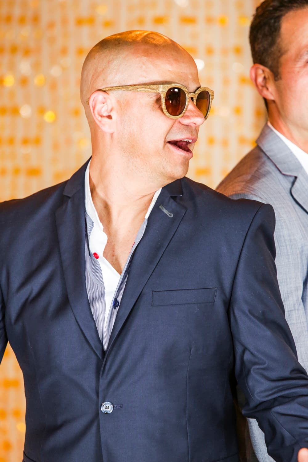 En una gran variedad de estilos, el accesorio predominante entre las celebridades que asistieron a la entrega de este año fue, sin duda las gafas de sol.