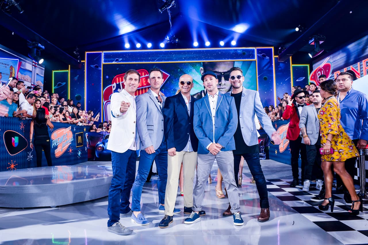 En una gran variedad de estilos, el accesorio predominante entre las celebridades que asistieron a la entrega de este año fue, sin duda las gafas de sol.