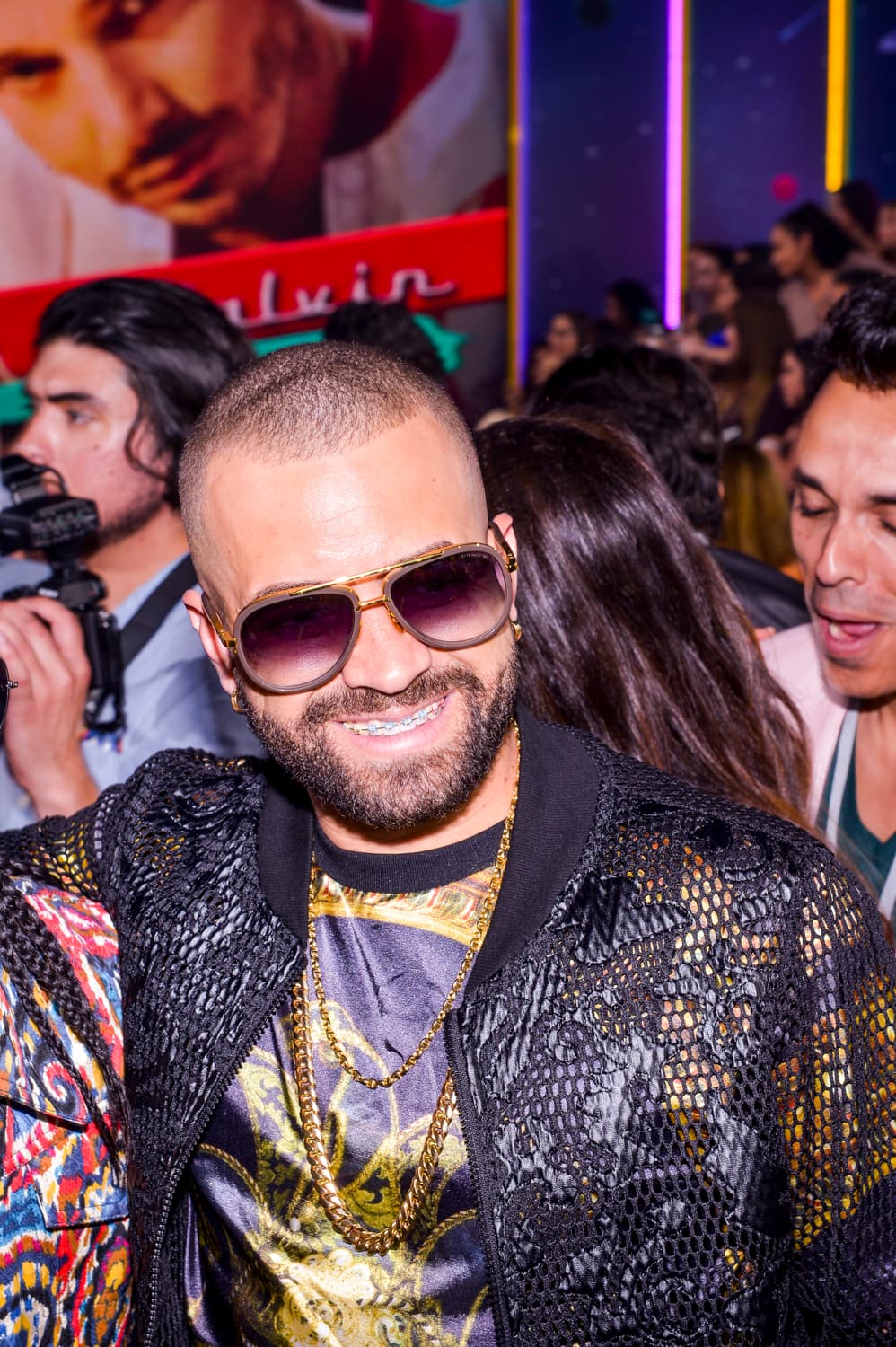 En una gran variedad de estilos, el accesorio predominante entre las celebridades que asistieron a la entrega de este año fue, sin duda las gafas de sol.