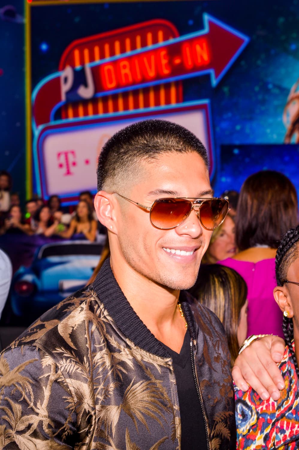 En una gran variedad de estilos, el accesorio predominante entre las celebridades que asistieron a la entrega de este año fue, sin duda las gafas de sol.