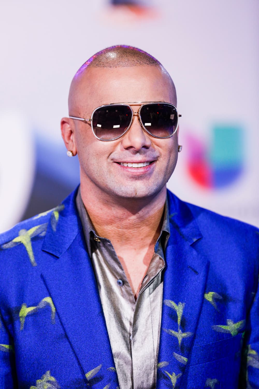 En una gran variedad de estilos, el accesorio predominante entre las celebridades que asistieron a la entrega de este año fue, sin duda las gafas de sol.