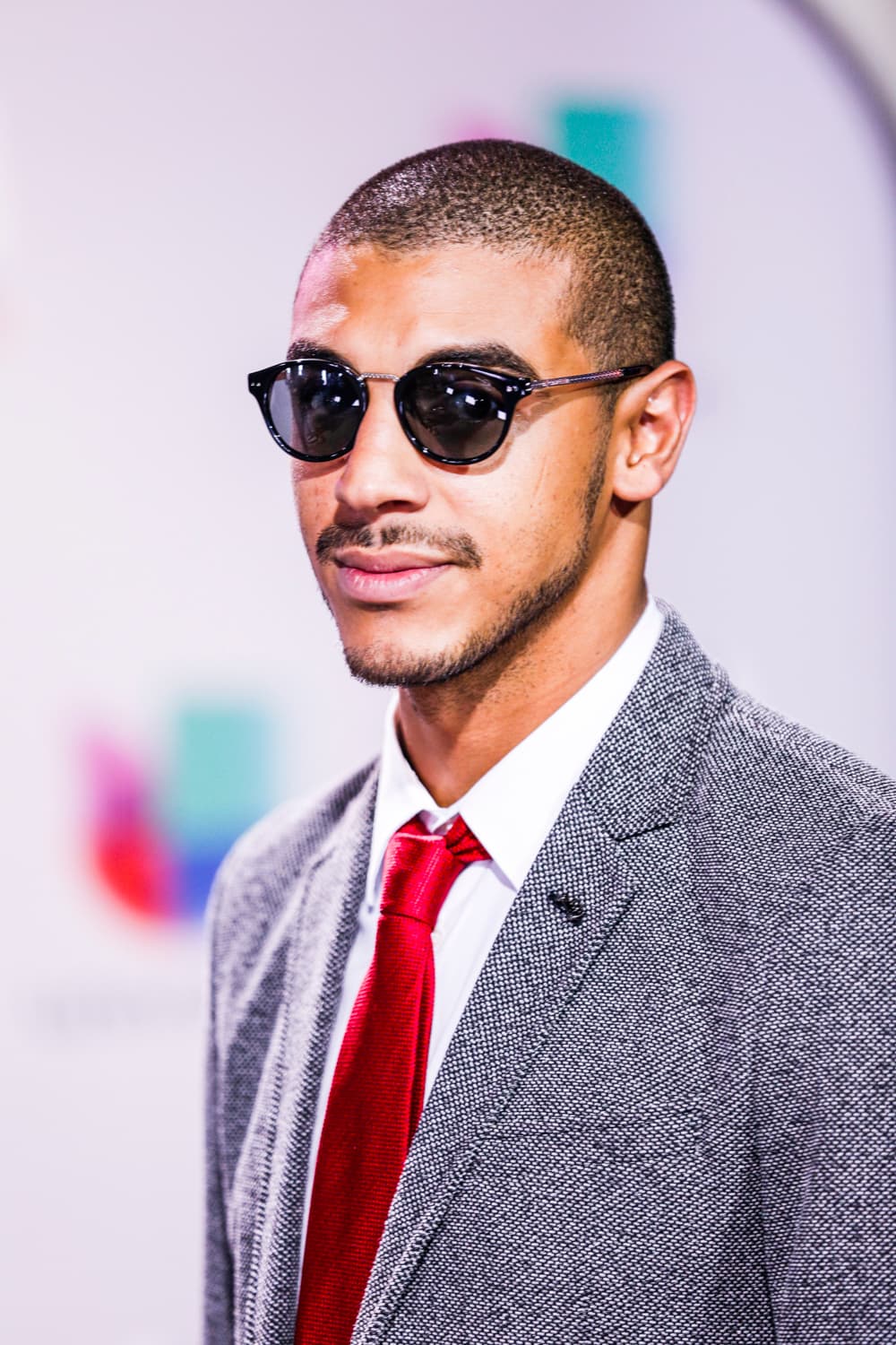 En una gran variedad de estilos, el accesorio predominante entre las celebridades que asistieron a la entrega de este año fue, sin duda las gafas de sol.