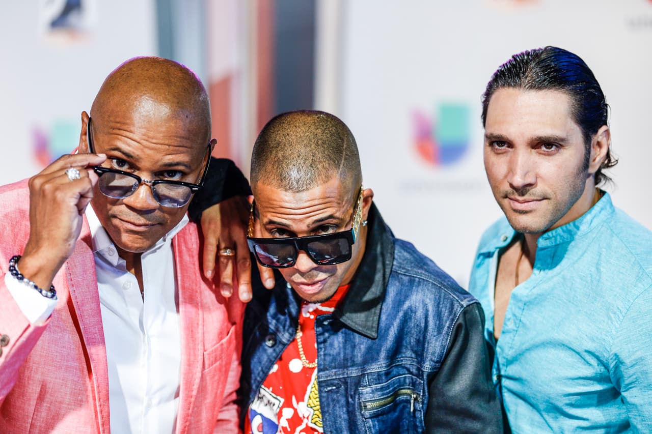 En una gran variedad de estilos, el accesorio predominante entre las celebridades que asistieron a la entrega de este año fue, sin duda las gafas de sol.