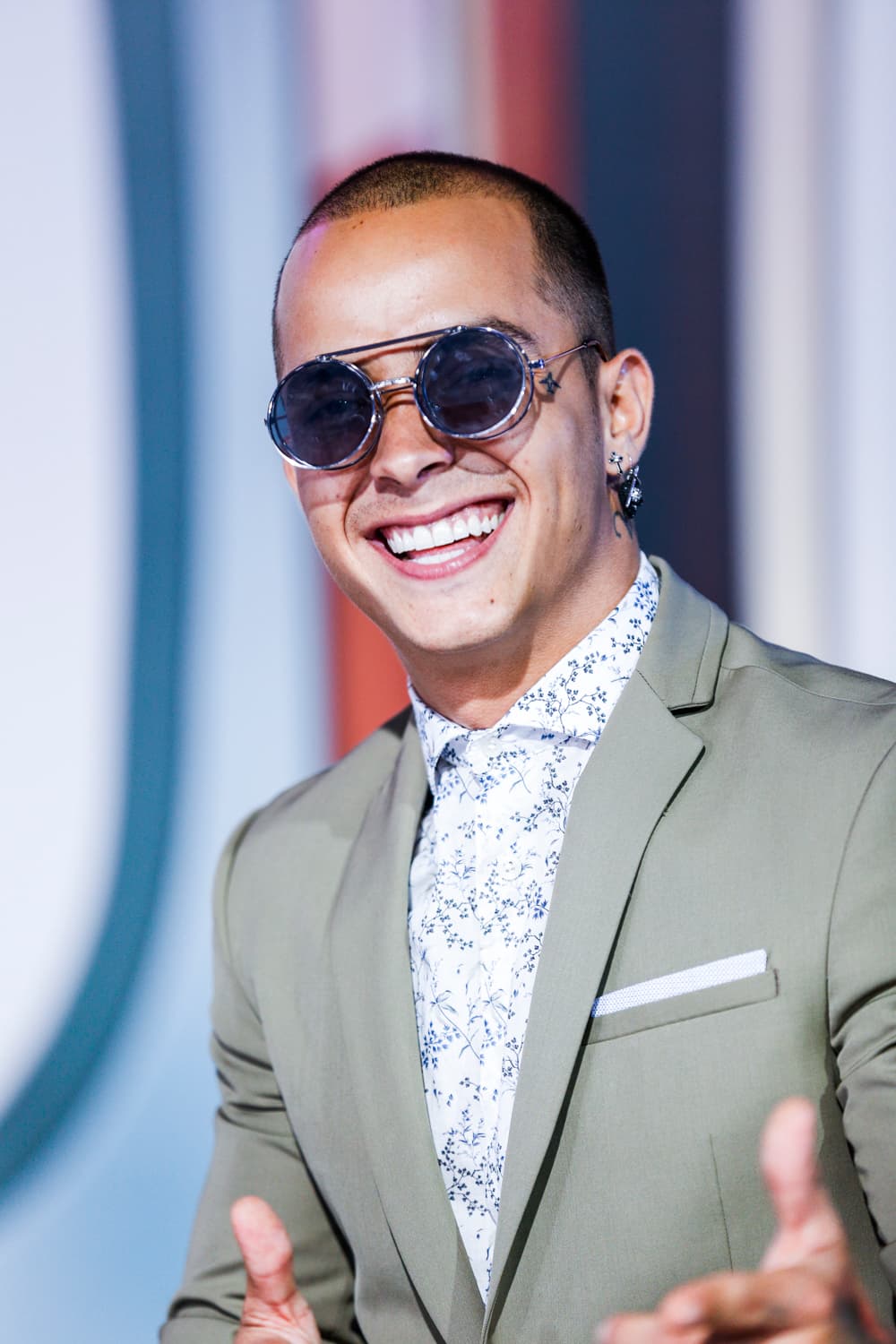 En una gran variedad de estilos, el accesorio predominante entre las celebridades que asistieron a la entrega de este año fue, sin duda las gafas de sol.