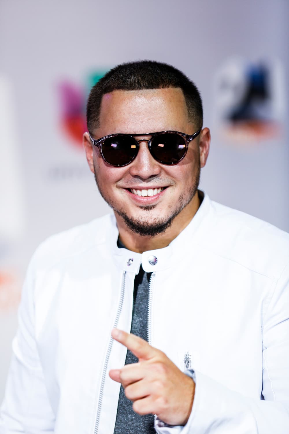 En una gran variedad de estilos, el accesorio predominante entre las celebridades que asistieron a la entrega de este año fue, sin duda las gafas de sol.