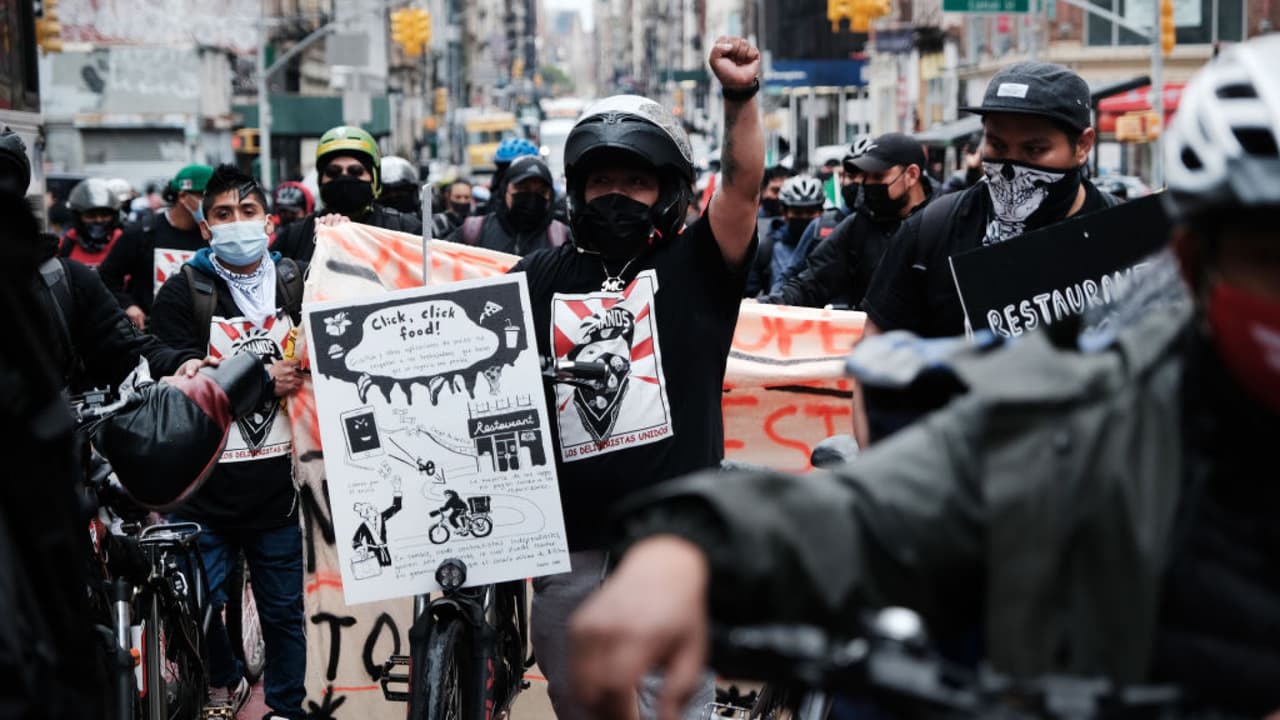 Asesinato de un repartidor mexicano pone rostro a un peligro que sufren muchos inmigrantes: las claves del caso 