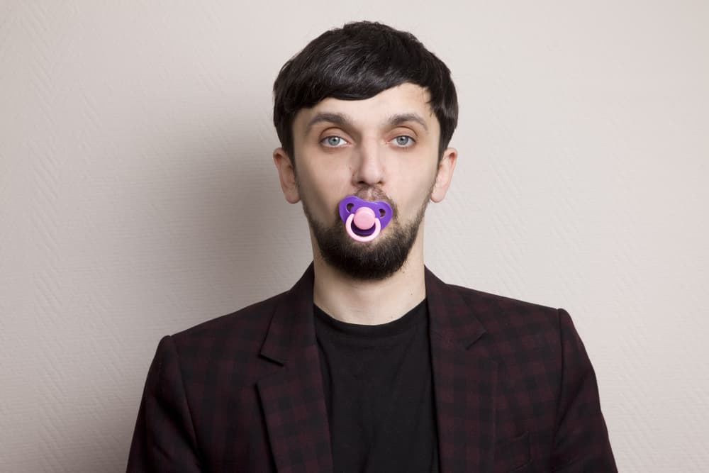 Quien dice ser muy libre, sincero y franco, pero no es capaz de canalizar sus impulsos de una forma positiva y creativa, no es tan libre, sino un esclavo de sus emociones e inmadurez. Este mes tendrás la oportunidad de demostrarte a ti mismo tus verdaderas cualidades, Leo.