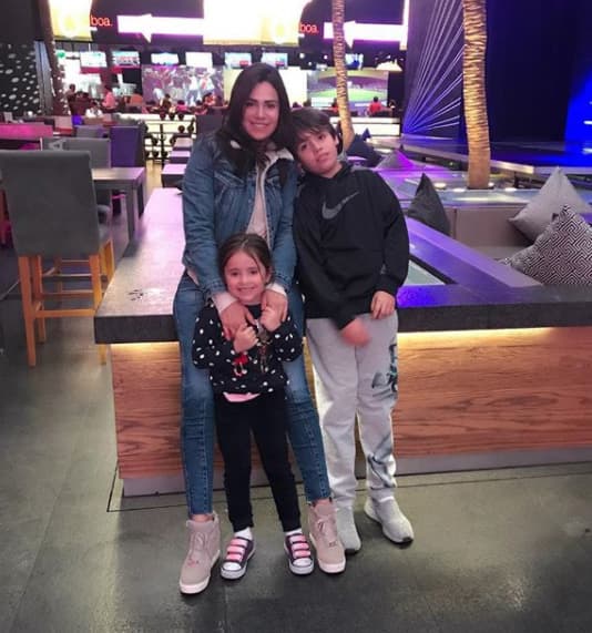 Los impulsos de Santiago son difíciles de controlar y entender incluso para él mismo. "Oye mamá, ¿por qué soy un niño malo?", le expresó alguna vez el pequeño a Luz Elena. Estas situaciones son angustiantes para la actriz pero poco a poco ha aprendido a manejar la situación.