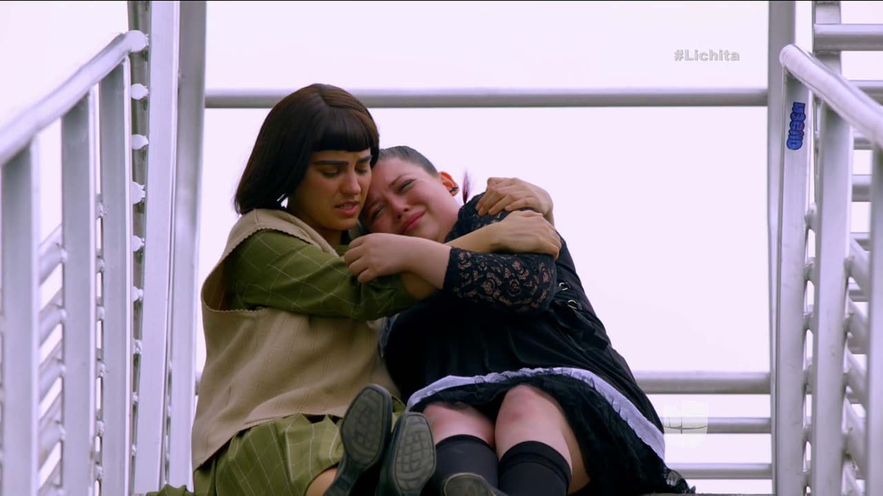 ¡Uff! Le salvaste la vida Lichita. Ahora tienes que reconfortarla.