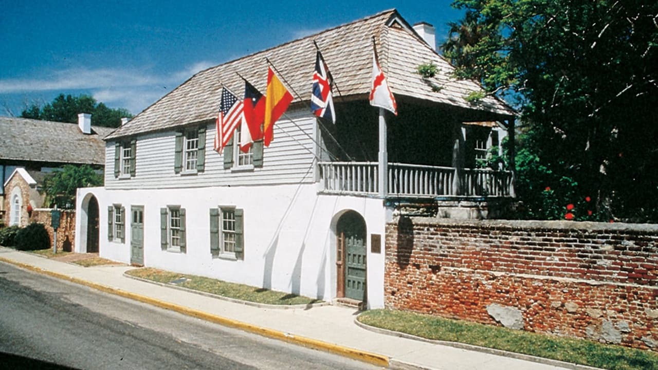 St. Augustine fue fundada en 1565 por el explorador español Pedro Menéndez de Avilés, convirtiéndose en la ciudad más antigua de los Estados Unidos con ocupación europea continua.