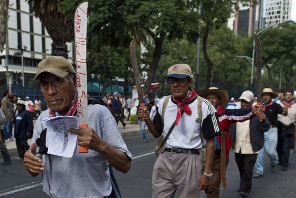 Entre los participantes estaban el Movimiento por la Paz con Justicia y Dignidad (MPJD), el Comité 68, la agrupación estudiantil #Másde131 y el Frente de Pueblos en Defensa de la Tierra (FPDT) de Atenco.