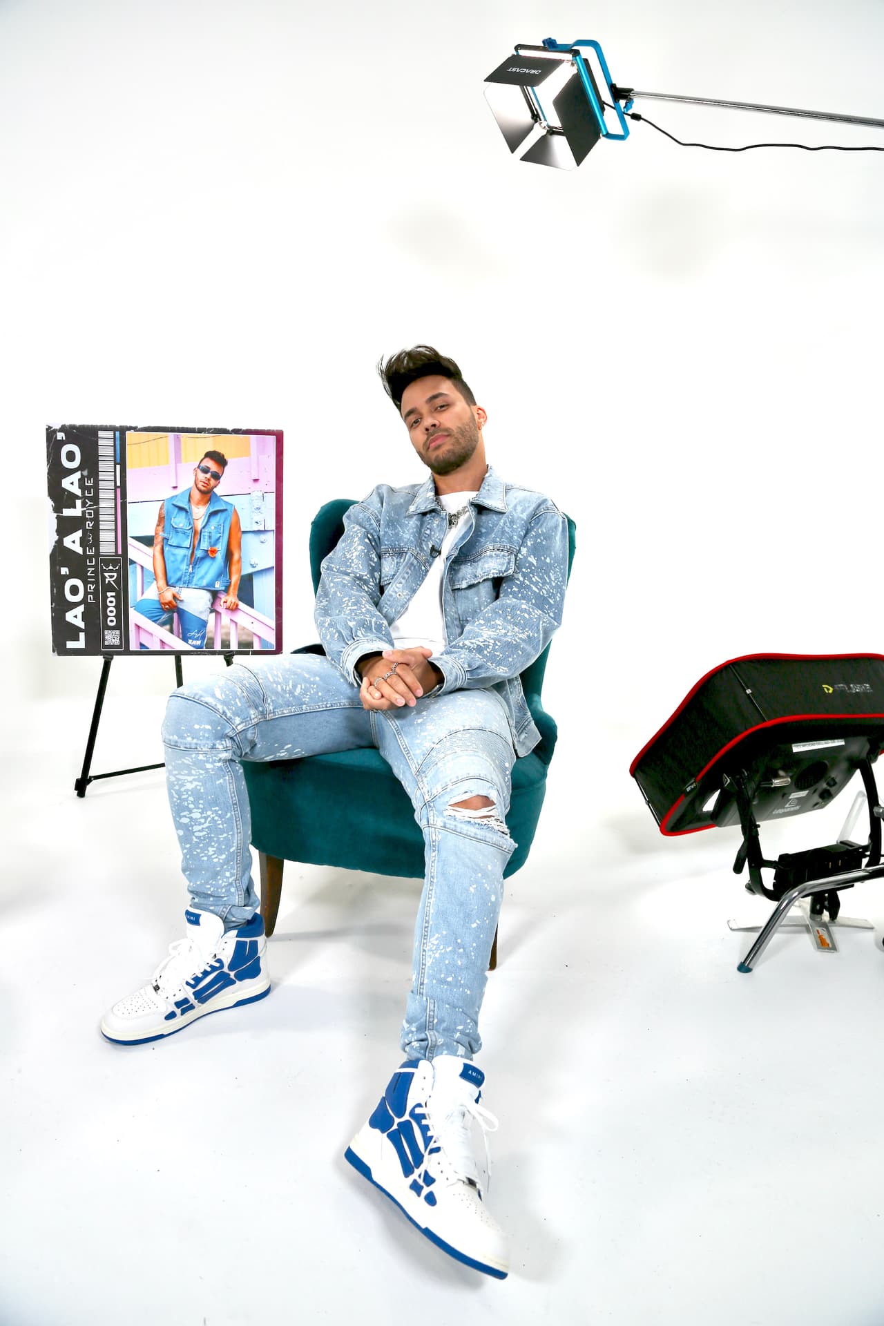 En esa noche también participó con un número musical, en el que interpretó ‘Ven Conmigo’ junto a Daddy Yankee. En los Premios Juventud 2022 también forma parte de los 
<b><a href="https://www.univision.com/shows/premios-juventud/premios-juventud-2022-artistas-confirmados-para-actuar-fotos">artistas que ya confirmaron su actuación</a></b>.