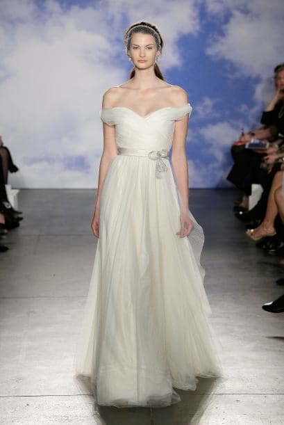 Aquí los mejores modelos del diseñador Jenny Packham.