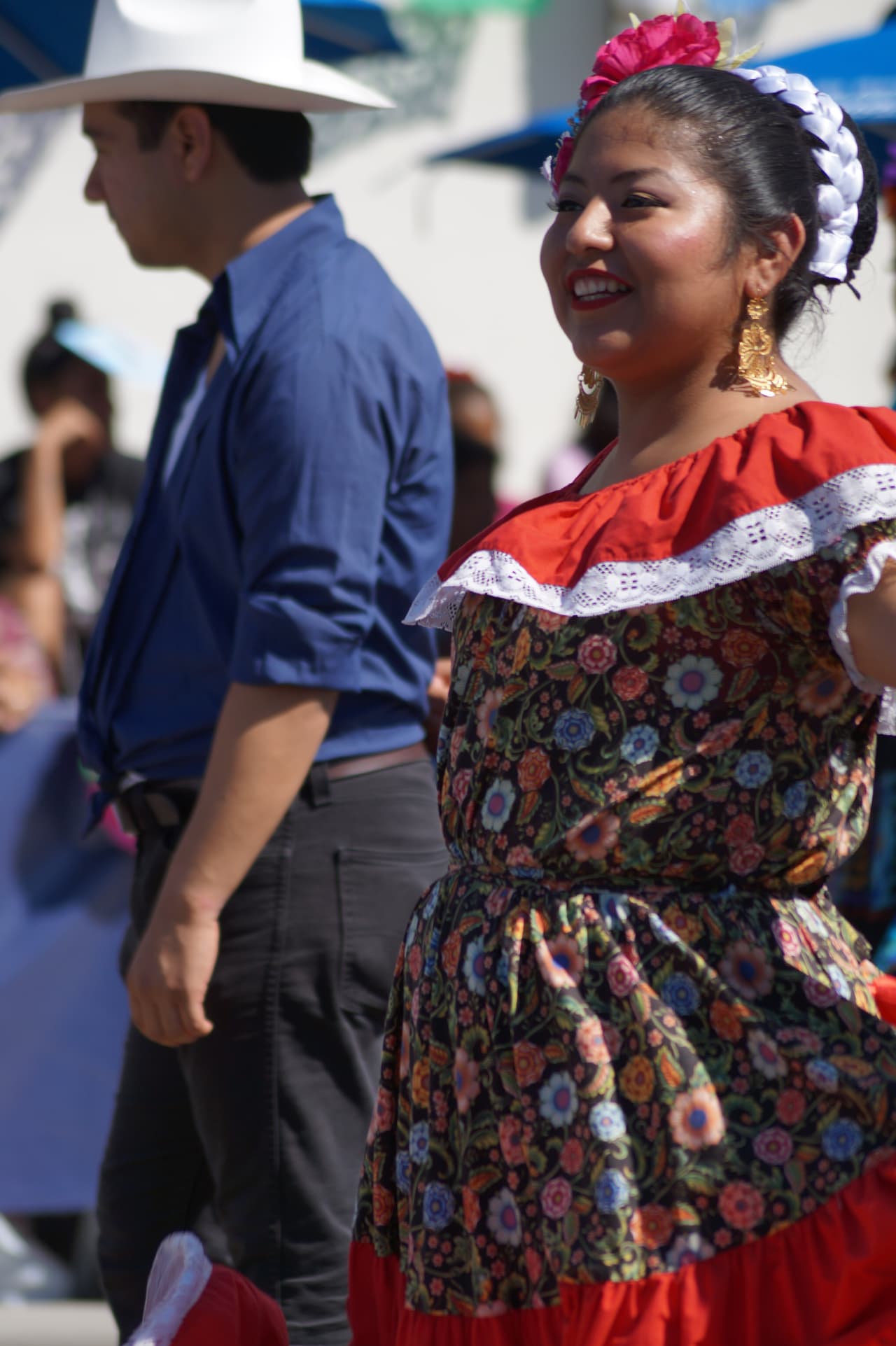 Miles festejaron la independencia de México en el tradicional desfile en el este de Los Ángeles.