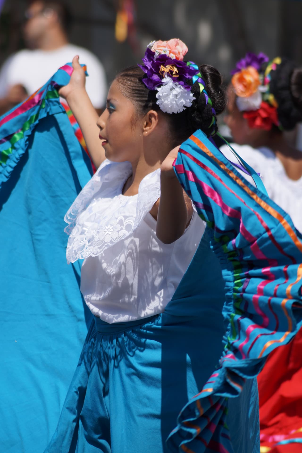 Miles festejaron la independencia de México en el tradicional desfile en el este de Los Ángeles.