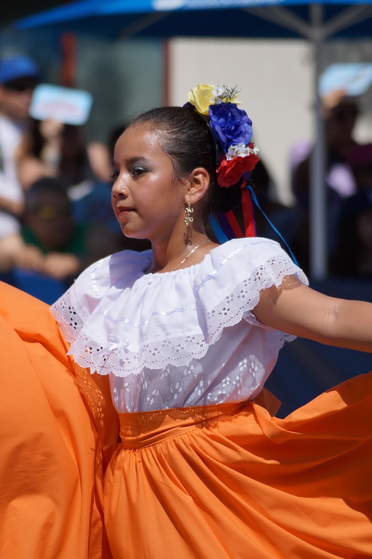 Miles festejaron la independencia de México en el tradicional desfile en el este de Los Ángeles.
