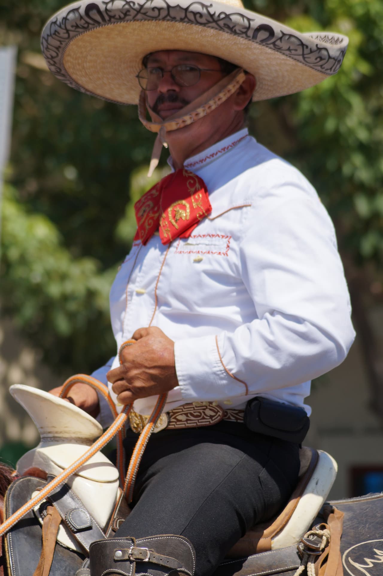 Miles festejaron la independencia de México en el tradicional desfile en el este de Los Ángeles.