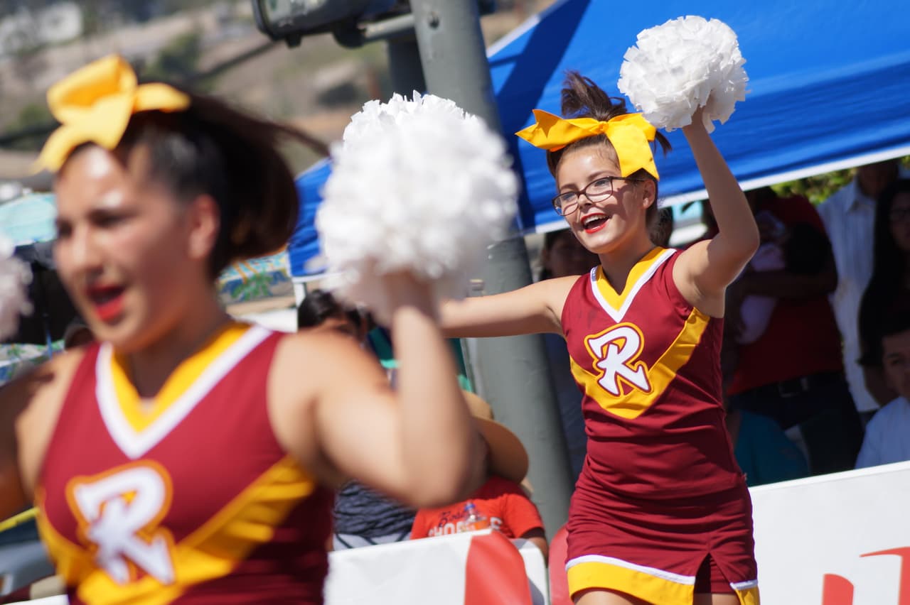 Miles festejaron la independencia de México en el tradicional desfile en el este de Los Ángeles.