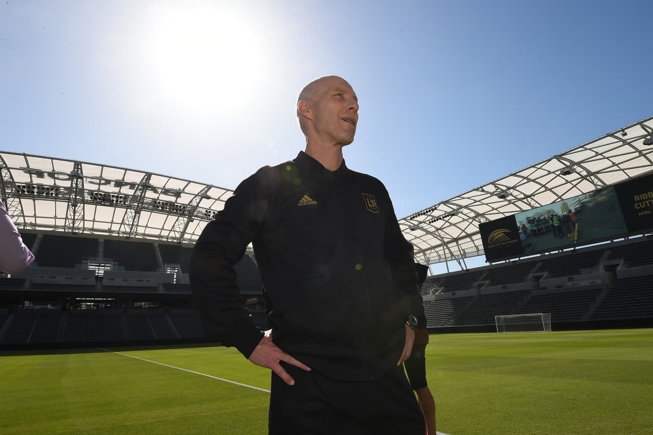 El entrenador Bob Bradley se mostró encantado con las nuevas instalaciones de su equipo. (LAFC)