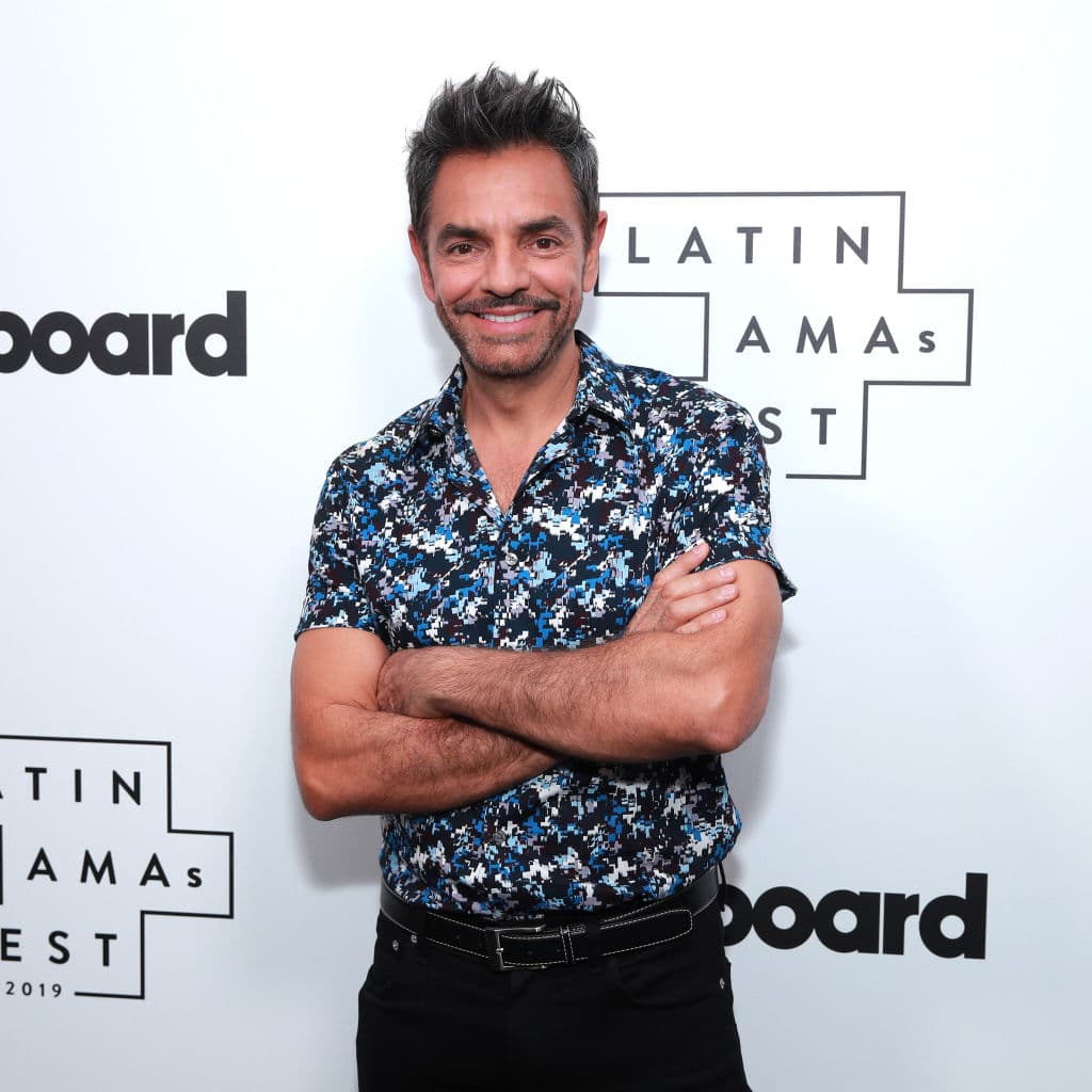 <b>Eugenio Derbez</b>
<br>
<a href="https://www.univision.com/famosos/eugenio-derbez-victoria-ruffo-no-se-ha-sentido-escuchado-hijo-fotos">El actor mexicano</a> ha estado relacionado con diferentes mujeres a lo largo de su carrera, entre ellas están las actrices Victoria Ruffo, Dalilah Polanco y Alessandra Rosaldo. Con esta última comenzó un noviazgo en 2006 y se casaron en 2012.