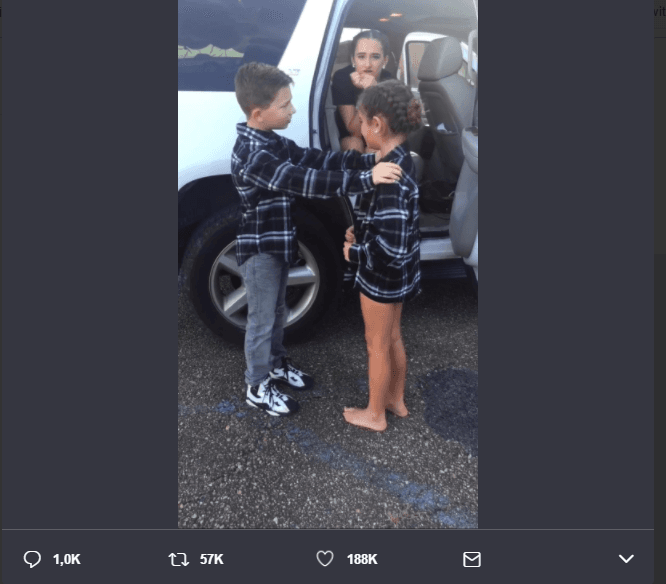 En ellas se puede ver la ternura que ambos niños de nueve años de edad irradian.