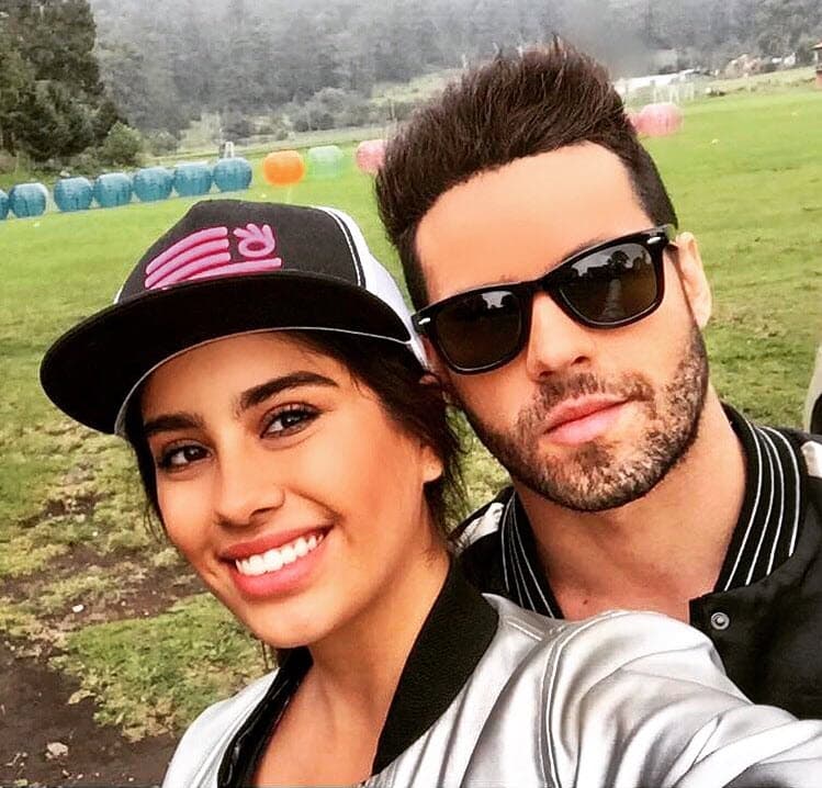 Eleazar Gómez es otro de los famosos que tiene una reina como pareja.
