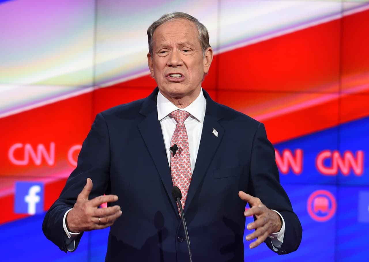 George Pataki se retira de la contienda por la nominación presidencial republicana
