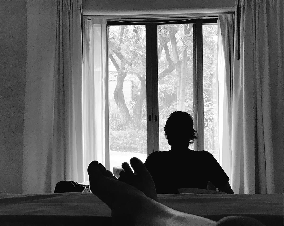 "Cuando te acompaña la persona con la que siempre soñaste estar", escribió
<b><a href="http://www.univision.com/temas/danna-garcia">Danna</a></b> junto a esta fotografía en donde se puede ver la silueta de su novio, por lo que demuestra que profesa un amor infinito por el español.