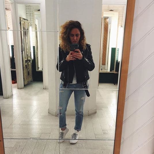 Amalia Andrade, pareja de Marianela, publicó la misma imagen en dicha red social a la que agregó: "Que cuando estemos juntas todo el mundo diga '¡Caramba, esas muchachas sí se quieren'!".