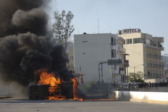 Los carros dañados se encontraban estacionados cerca del lugar donde fueron las manifestaciones.