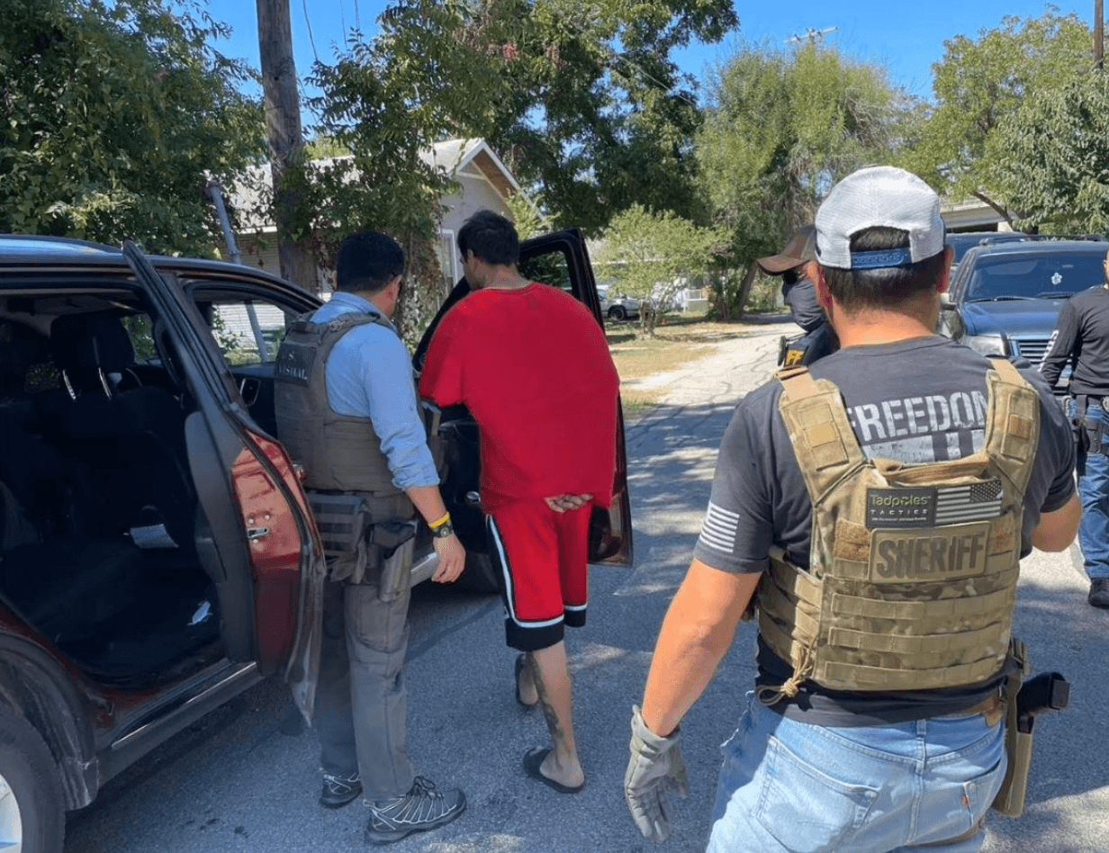 Los asesinatos y muertes intencionales ascendieron aproximadamente el 29.4% a 21,570, un incremento de 4,901 con respecto a 2019, según datos del FBI.