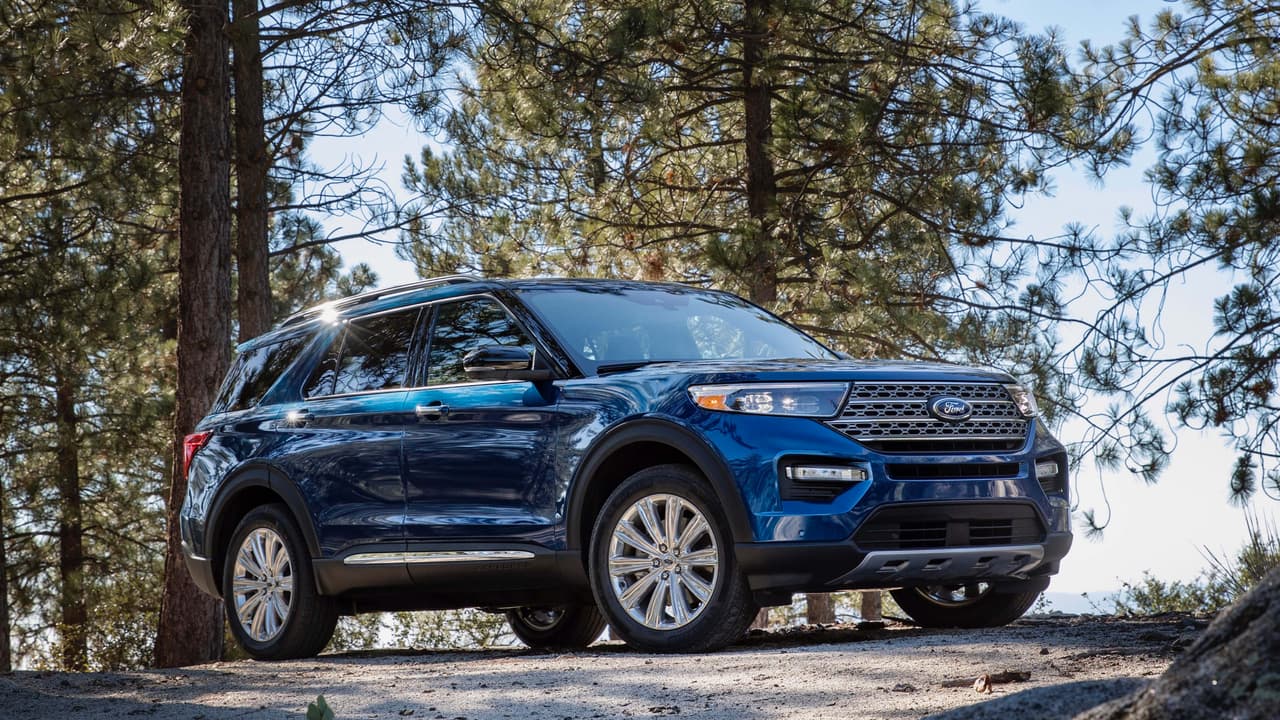 Ford, que llama a su a la 
<b>Ford Explorer</b> la SUV más vendida de todos los tiempos, acaba de presentar la sexta generación del ya histórico modelo, para defender el título. Hace tiempo que la Ford Explorer no es la SUV más vendida en EEUU, ese crédito le corresponde a la Toyota RAV-4, pero si es cómodamente la SUV mediana más vendida del país, y un fuente de ganancias confiable para su fabricante.