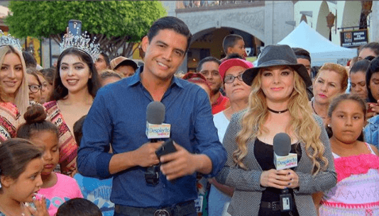 Orlando Segura desde Plaza México en Los Ángeles con lo mejor del mundo del entretenimiento.