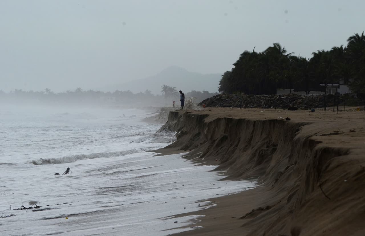 Playa Pie de la Cuesta, la más famosa por sus hermosas puestas de sol, en Guerrero, arrojó 166 NMP/100 ml.