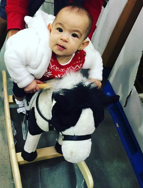 ¡Ajua! Baby Michelle es la norteña de papá. (18 de diciembre, 2015)