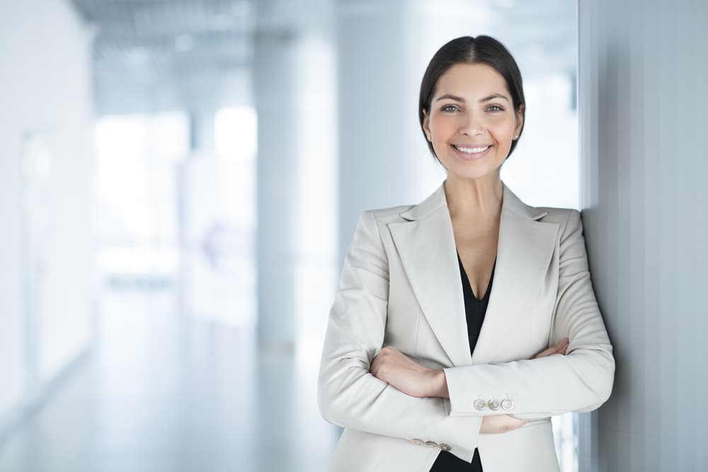 <b>El Caballo en el Mes del Mono (Los nacidos en 1942, 1954, 1966, 1978, 1990, 2002, 2014)</b>
<br>
<br>Se establecerán asociaciones comerciales ventajosas para ti sobre todo si sabes aprovechar las coyunturas financieras que se están creando a tu alrededor. Debido a estas configuraciones planetarias en tu horizonte astrológico chino en este mes del Mono estarás muy ocupado con asuntos materiales, laborales y sociales. Deja que tu conciencia sea tu guía y no te enfades si algo se complica inicialmente porque todo tendrá soluciones.