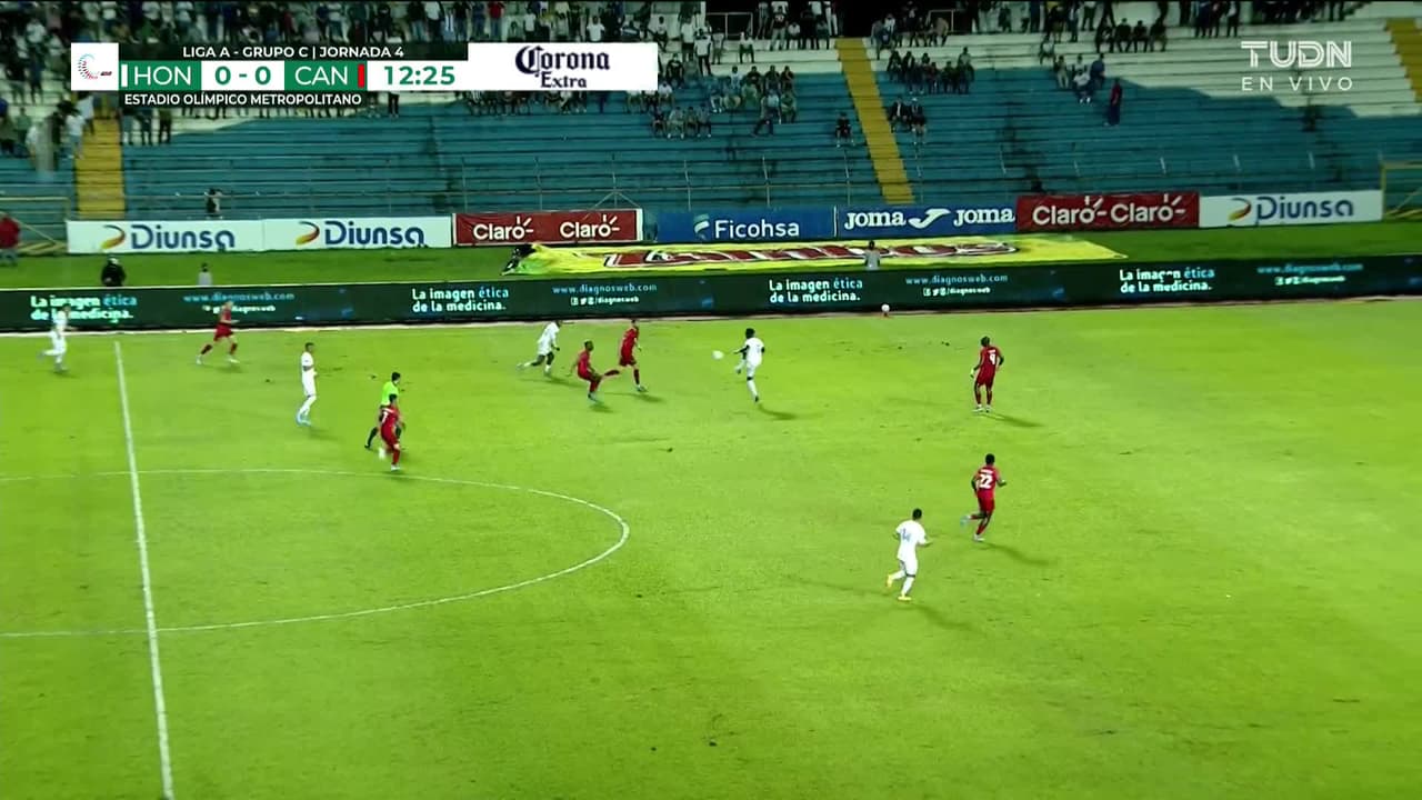 ¡GOL!  anota para Honduras. Kevin López