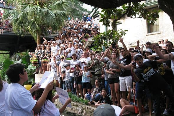 Photos: Spurs Championship Parade 2014 Barges