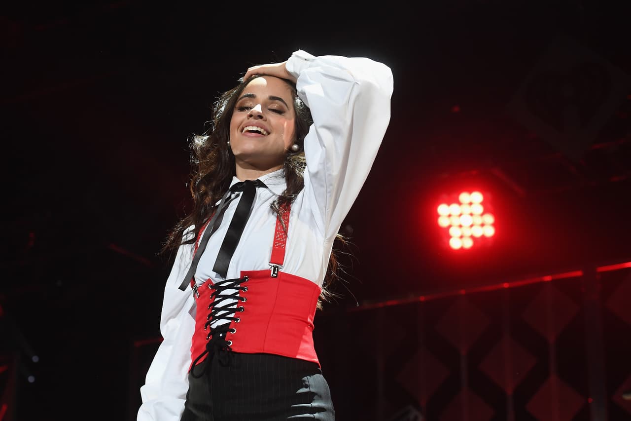 Sus padres, el mexicano 
<b>Alejandro Cabello</b> y la cubana Sinuhe Estrabao, estaban claros de que querían ofrecerle a su, 
<b>en ese entonces única hija</b>, un futuro mejor al presente que vivían entre La Habana, Cuba, y la Ciudad de México.