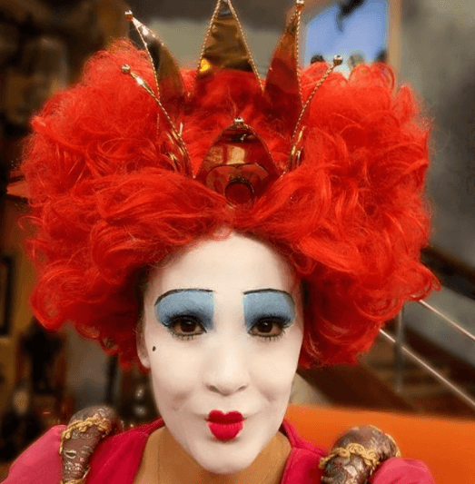 Para el Halloween 2017 de Despierta América, Karla se visitó de la reina de corazones.