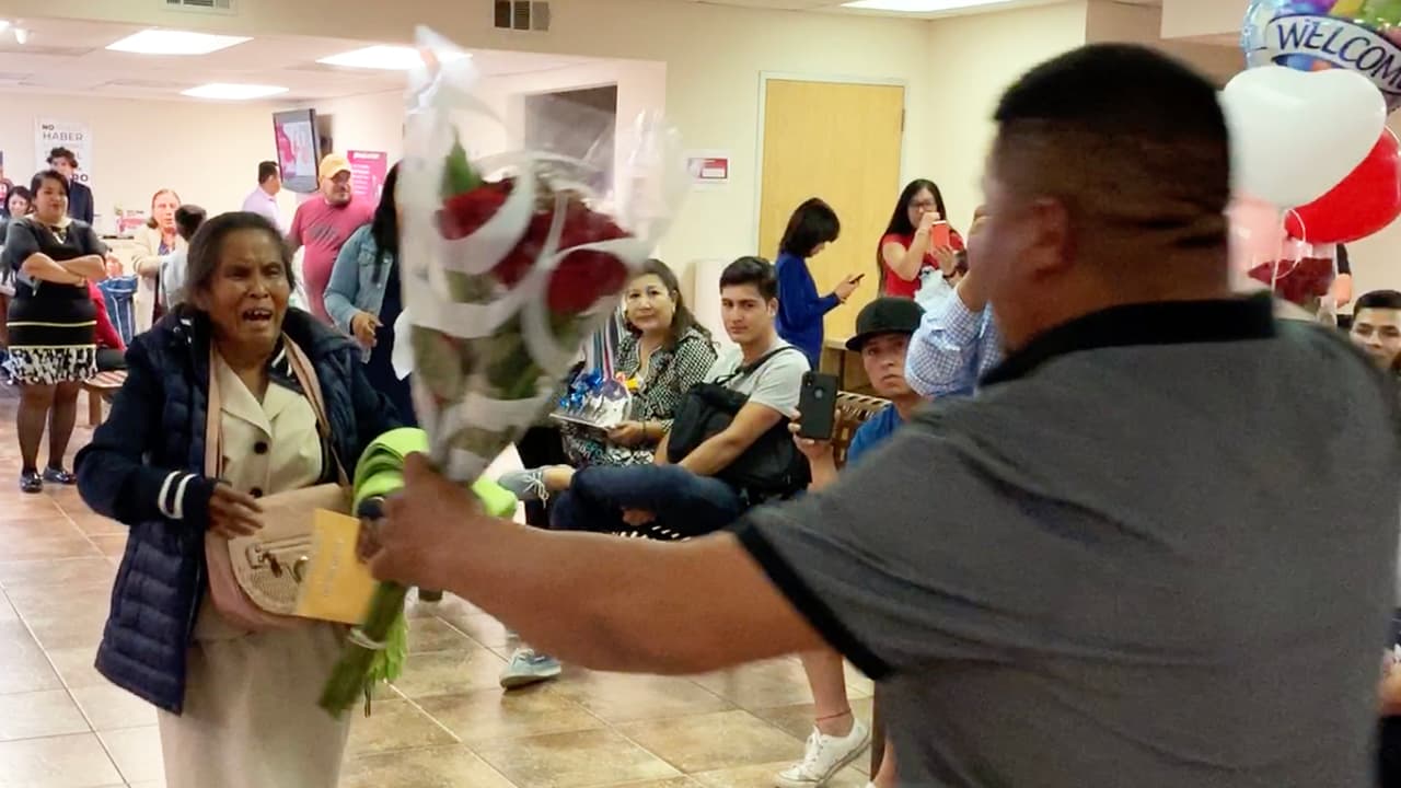 Luego de Houston, el programa ‘Corazón de Plata’ sigue su recorrido por Los Angeles y Chicago donde reunificará a más familias mexicanas con padres que obtuvieron el beneficio por ser adultos mayores.