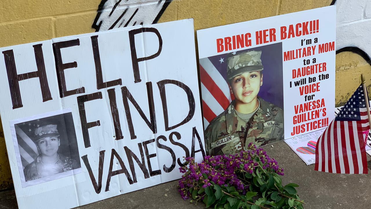 Hubo quienes colocaron carteles pidiendo por ayuda para encontrarla.