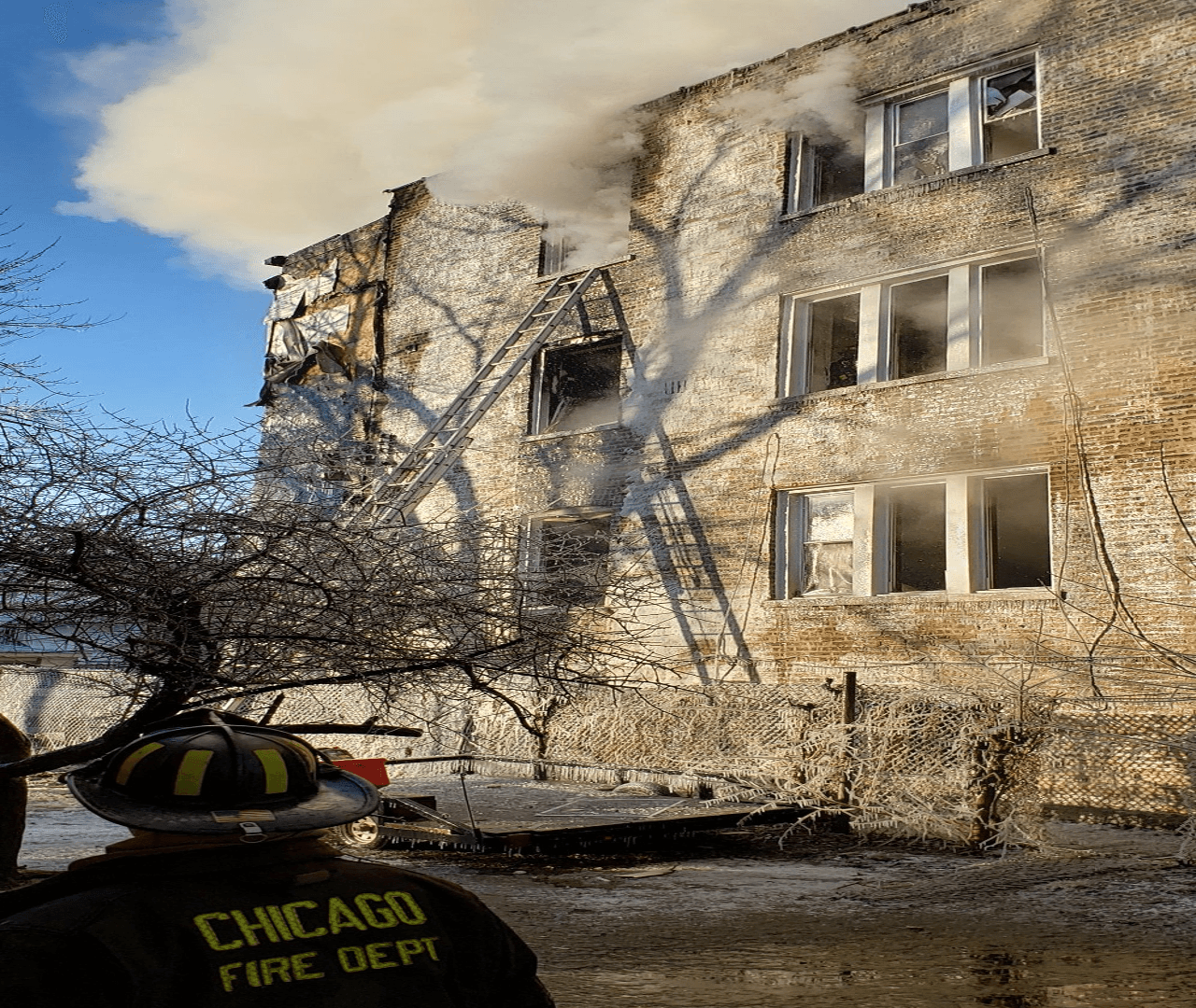 Bomberos de Chicago controlan la emergencia