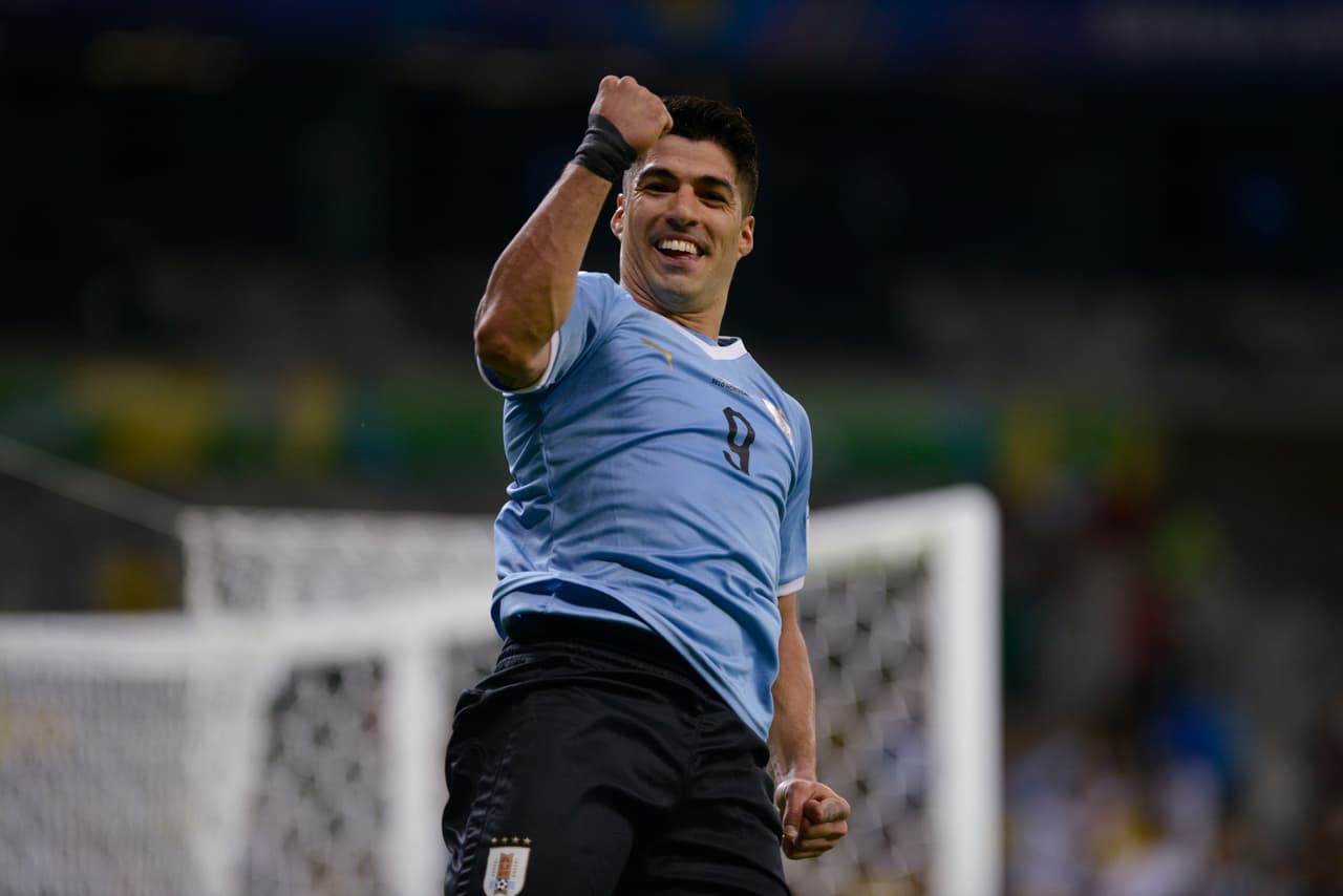 Y así festejaba Suárez, quien con su gol prácticamente ponía en el asiento del conductor a Uruguay en su juego de debut en esta Copa América.