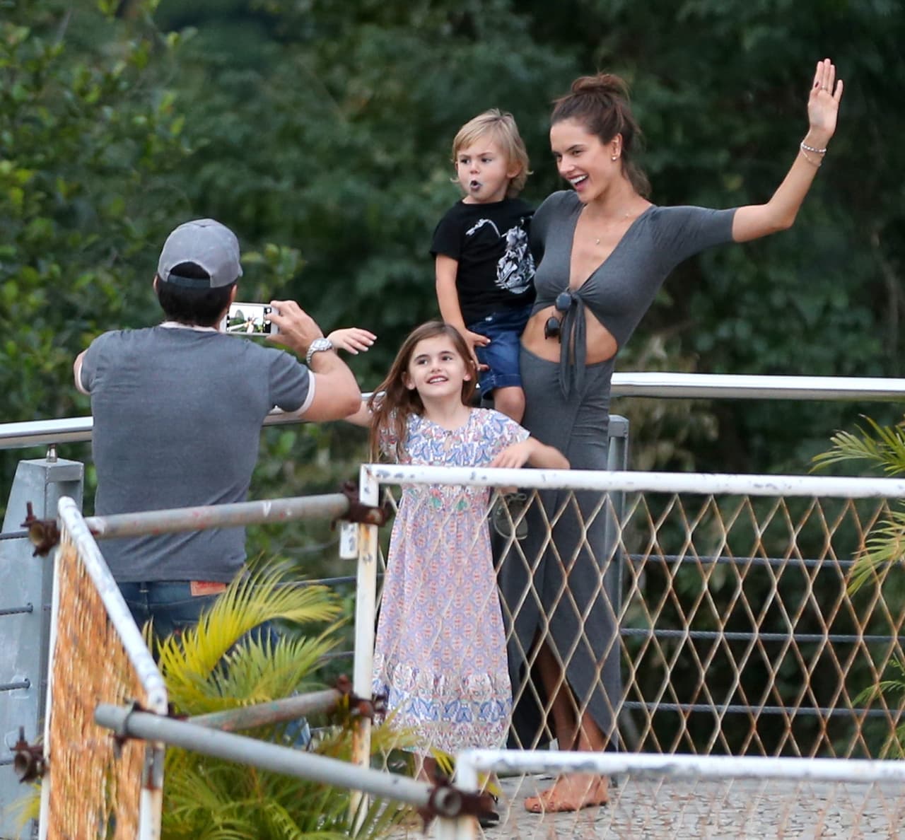 Posaron para la cámara varias veces.