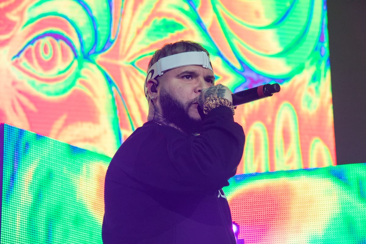 El 'Farru' ha dejado atrás todos sus escándalos y sigue al lado de sus fanáticos que le demuestran gran cariño.