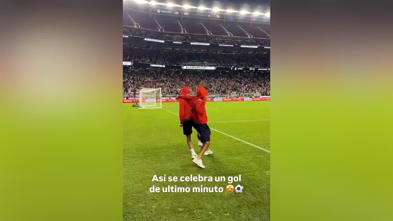 Esto es amor a Chivas: El efusivo festejo de Chicharito en Leagues Cup