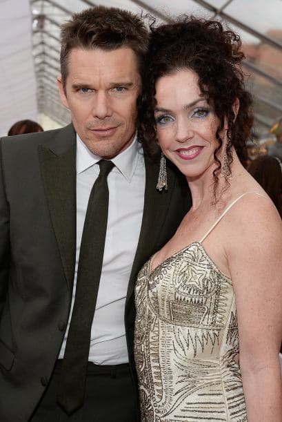Ethan Hawke con su esposa. Cuando lo vimos en Boyhood nos dimos cuenta que el tiempo sí pasa.