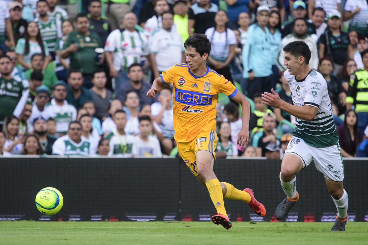 Durante su paso con los tigres, Damm logro conseguir una gran número al tener siete títulos con los felinos.